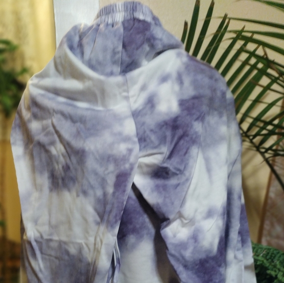 New Tye Dye Lounging Set - Picture 12 of 16